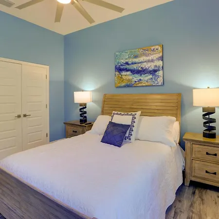 Vibrant Ocala Townhome Close To Golf Club And Wec!
